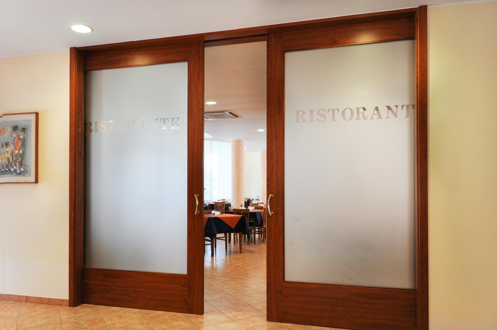 Hotel Villaggio Aurora San Pietro in Bevagna Buitenkant foto